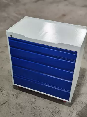 Шкаф металлический для инструментов - Цена по запросу