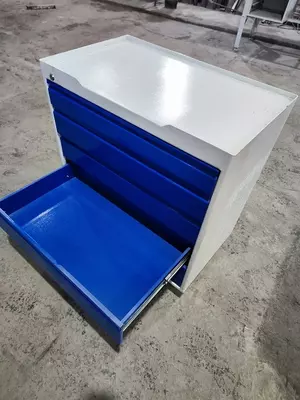 Цена по запросу Шкаф металлический для инструментов