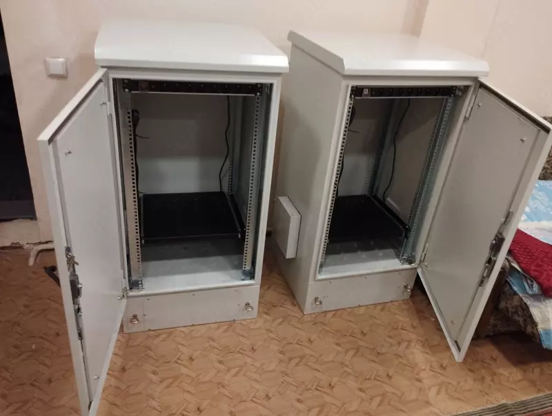 Sovutgichli server shkafi - по запросу