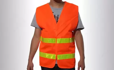 Жилет со светоотражающими полосами Ш-0036 - от 45 000 сум / шт.