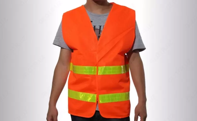 Sh-0036 aks ettiruvchi chiziqlar bilan yelek - 45 000 so'mdan