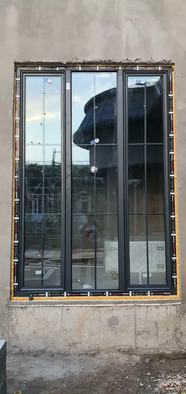 мы предоставляем 5-летнюю сервисную гарантию на каждый товар. У нас есть пластиковые профили серий 6 - по запросу