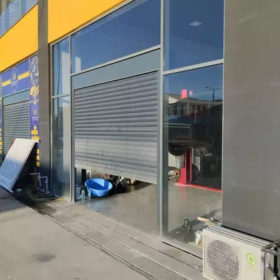 Rolstavni avtomat boshqaruvli darvozala