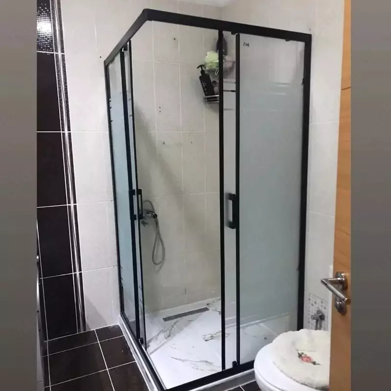 душевые кабины.