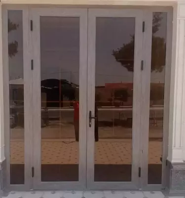 Mustahkam Issiq turdagi eshiklar
