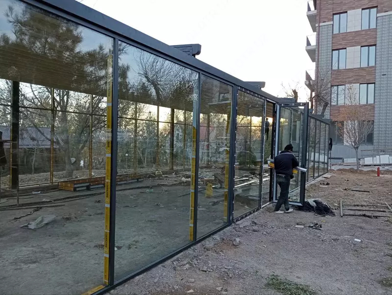 Fasad oynalari /JP konstruksiyalar asosida/ JP konstruksiyalar alyuminiy asosida/Tez montaj va kam xarajat Chakana savdo