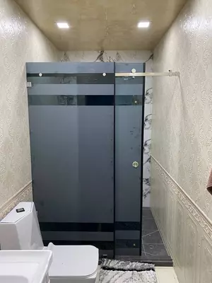 Душевые кабины. Душ кабинка. Душ. Угловые душ кабины. Душевые перегородки