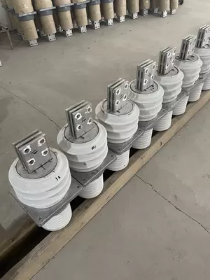 Изолятор ИПУ - 10/3150