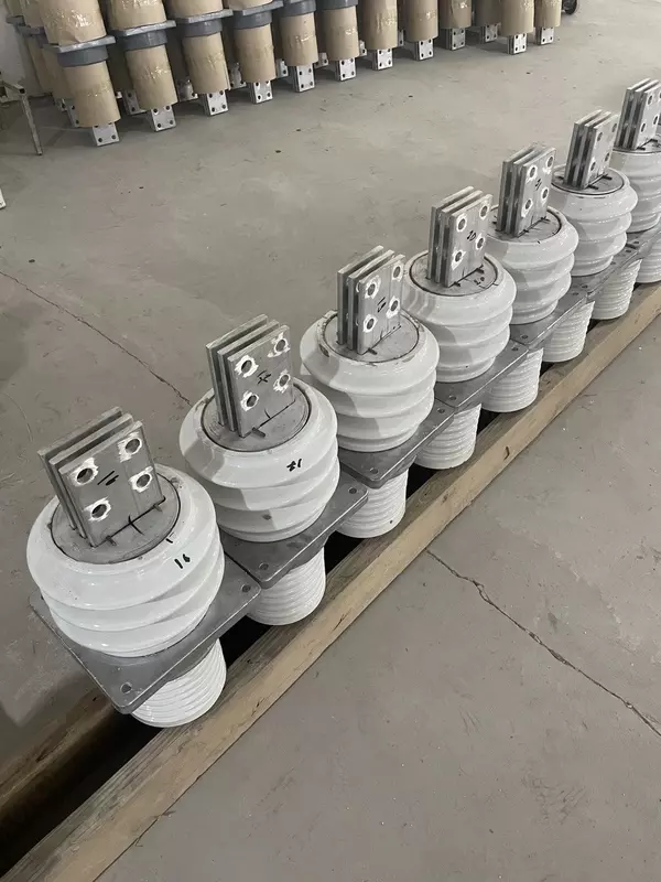 Изолятор ИПУ - 10/3150