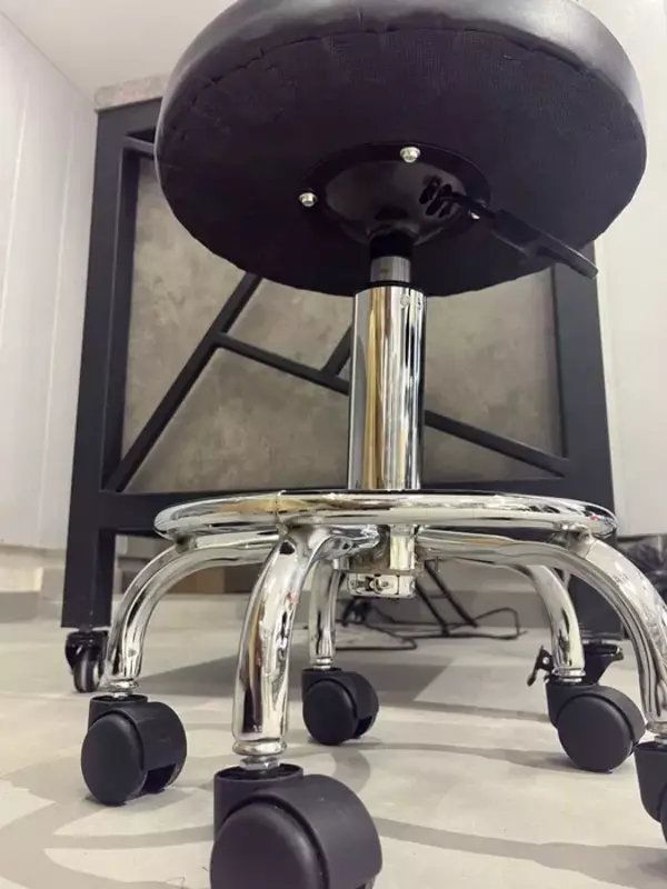  Офисный стул Только в розницу