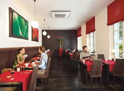 Цена по запросу Внутренний 4-х поточный кассетный блок (ступенчатый) "Daikin" FXUQ100AVEB9