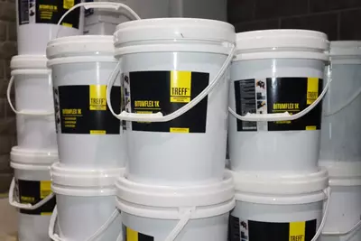 Suyuq kauchuk Bitumflex 1K gidroizolyatsiya emulsiyasi bitum polimer mastikasi Treff