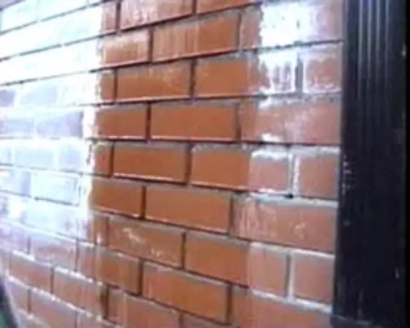 Очиститель фасадов Типром ОФ ( средство от высолов ) OOO UNIVERSAL PLAST MONTAJ ENGINEERING