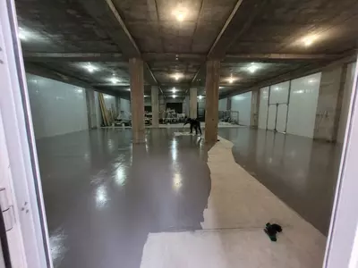 Наливной пол из полиуретановой смеси обеспыливание бетонного пола. - 400 000 сум