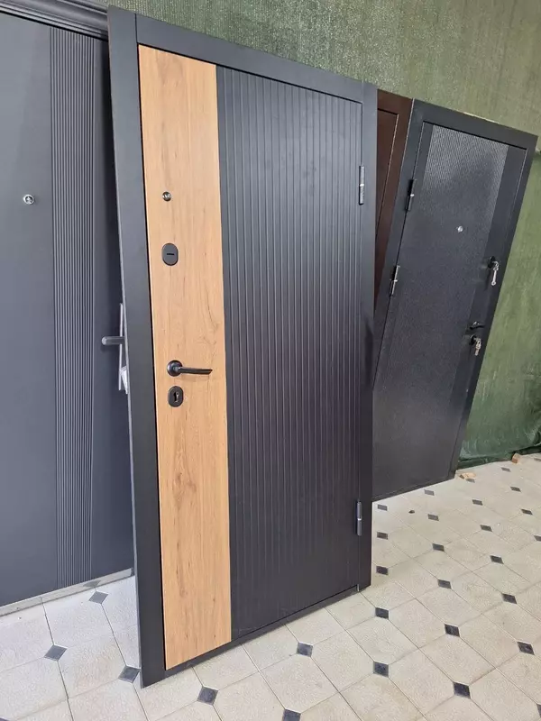 Дверь метал. Дуб Вертикаль Нео 7 см Модель- 66 - 2 950 000 сум