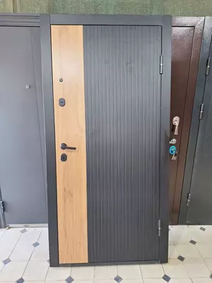 2 950 000 сум / шт. Дверь метал. Дуб Вертикаль Нео 7 см Модель- 66