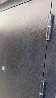 Стальная дверь Толстяк букле чеорный белый ясень - 2 950 000 сум / шт.