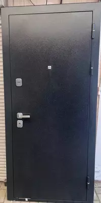 2 950 000 сум / шт. Стальная дверь Толстяк букле чеорный белый ясень