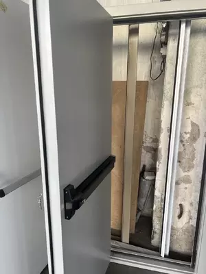 Противопожарные двери с антипаникой! - Ideal Doors