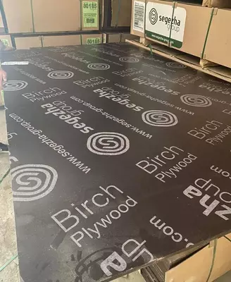 Ламинированная фанера для опалубки производства Россия и Китай 1220 на 2440 мм