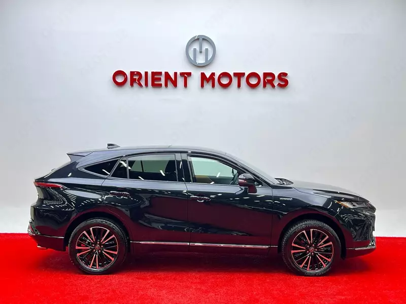  Новый Toyota Venza Hybrid 2wd - 