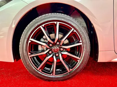 новый Toyota Levin 1.8L Hybrid "Sport"