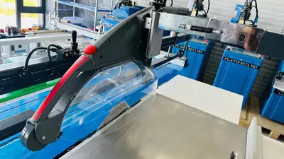 Elektron boshqariladigan ikki arrali yog'och kesish uskunasi Chakana savdo