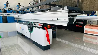 Elektron boshqariladigan ikki arrali yog'och kesish uskunasi Uskunalar.uz