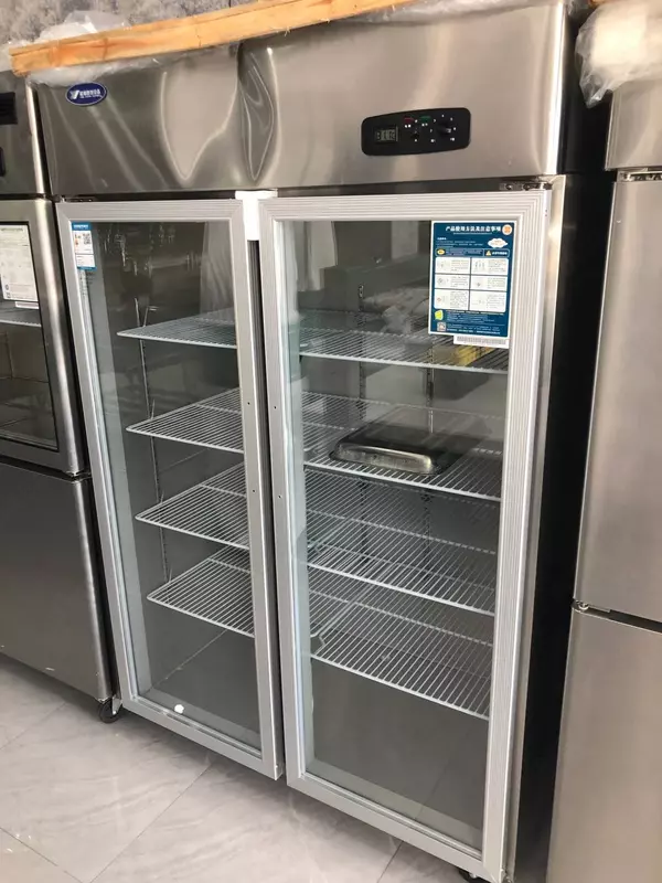 Промышленный холодильник для столовой