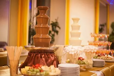 Katta Shokoladli Favvora