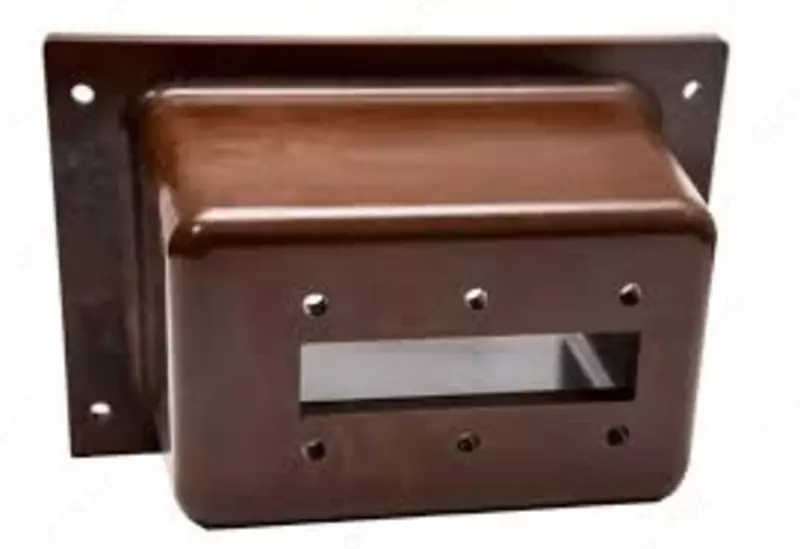 ИЗОЛЯТОР ПРОХОДНОЙ ИП 260/10-01 (Размер отверстия 35х152)