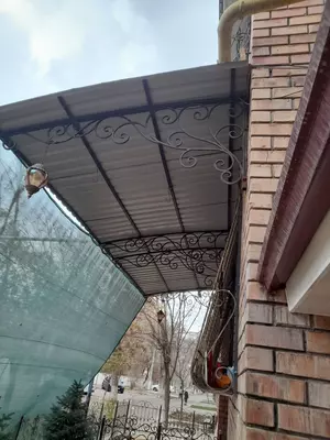 Установка козырьков на окна