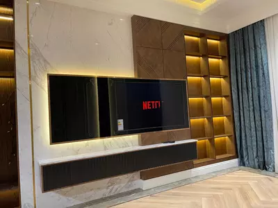 Yashash xonasida televizor devori