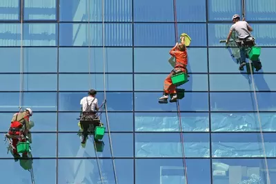 Цена по запросу Мойка окон и фасадов