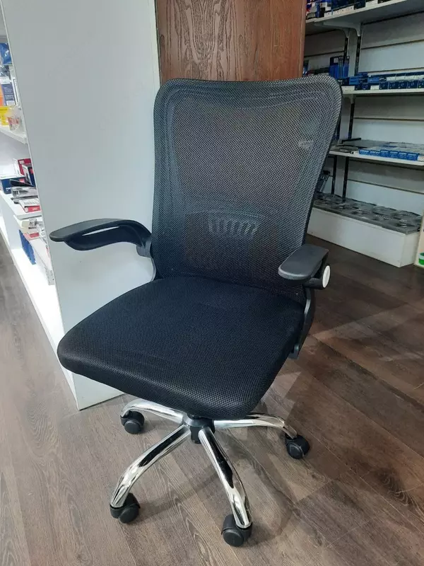 Кресло офисное вращающееся (ткань  спинка сетка  черное)