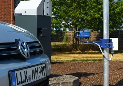 автоматические шлагбаумы и цилиндрические болларды