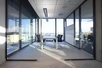 Yong'inga chidamli vitrajlar