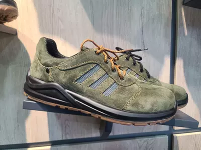 спецобувь с металлическом подноском - X.K "GO'ZAL BIZNES PLYUS"