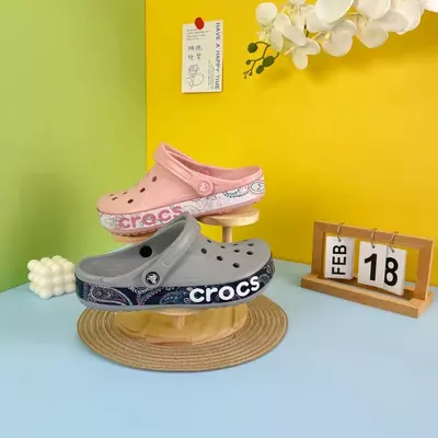 Krokslar — butun oila uchun qulaylik va uslub!