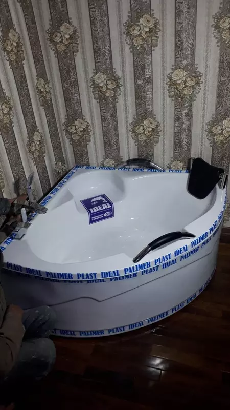 Полимраморная ванна 120*120 угловая