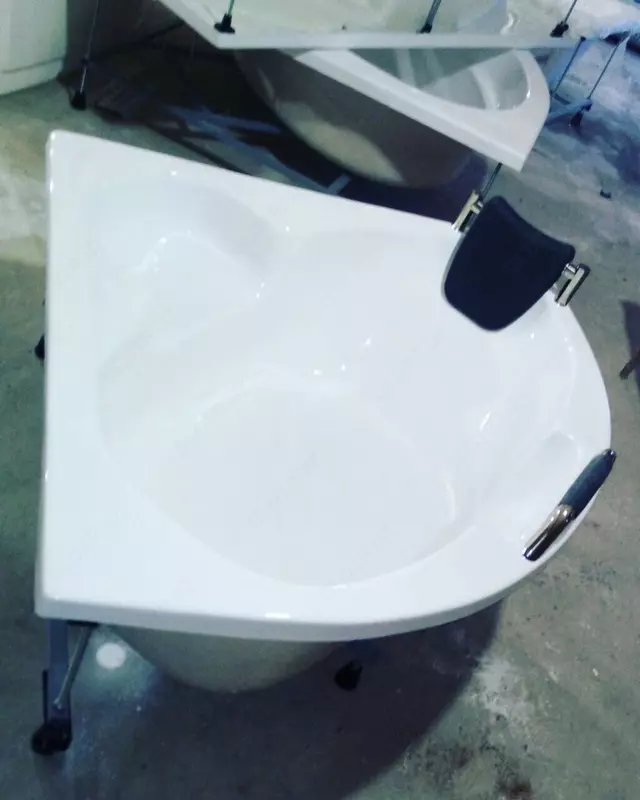  Полимраморная ванна 110*110 угловая - 