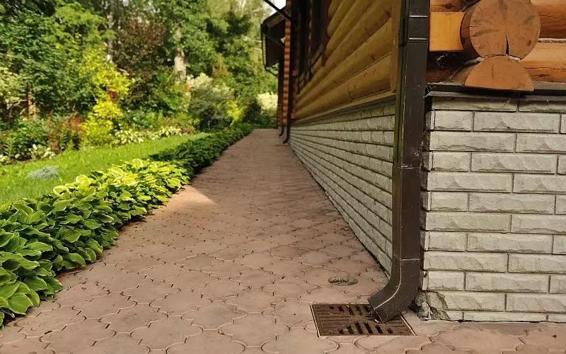 223 000 сум РЕШЕТКА ЧУГУННАЯ BASIC СНЕЖИНКА К ДОЖДЕПРИЕМНИКУ 300X300 КЛ. А15