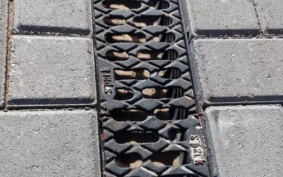 275 000 сум / шт. ЛОТОК ВОДООТВОДНЫЙ S'PARK 2 ПЛАСТИКОВЫЙ DN100 H70 С РЕШЕТКОЙ ЩЕЛЕВОЙ ЧУГУННОЙ КЛ. А15 (КОМПЛЕКТ)