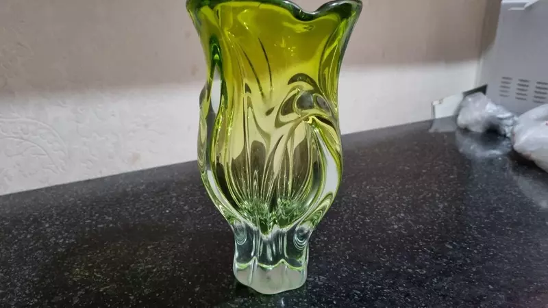 Ваза для цветов в стилистике дизайнера Josef Hospodka. Respiratory Protection 3M