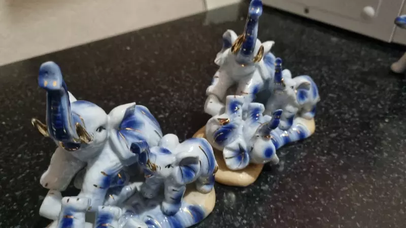 Фарфоровые статуэтки семья слонов новые качественные 4шт семейка качественный фарфор 4шт - Respiratory Protection 3M