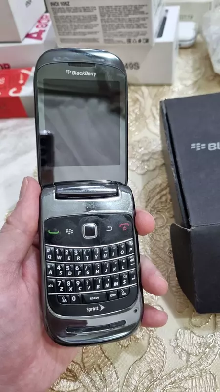 Blackberry 9670 CDMA Perfectum Mobile uyali telefonlari