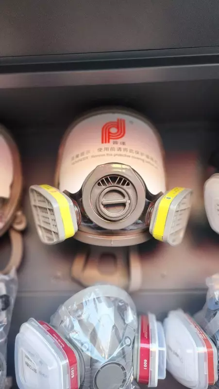 Респиратор маска Протиаогаз угольным фильтром