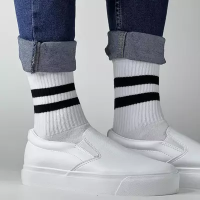 Носки с черными полосками
