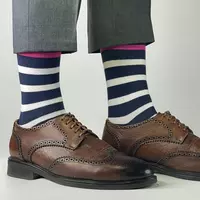 Носки с черными полосками