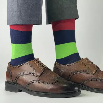 Носки с черными полосками